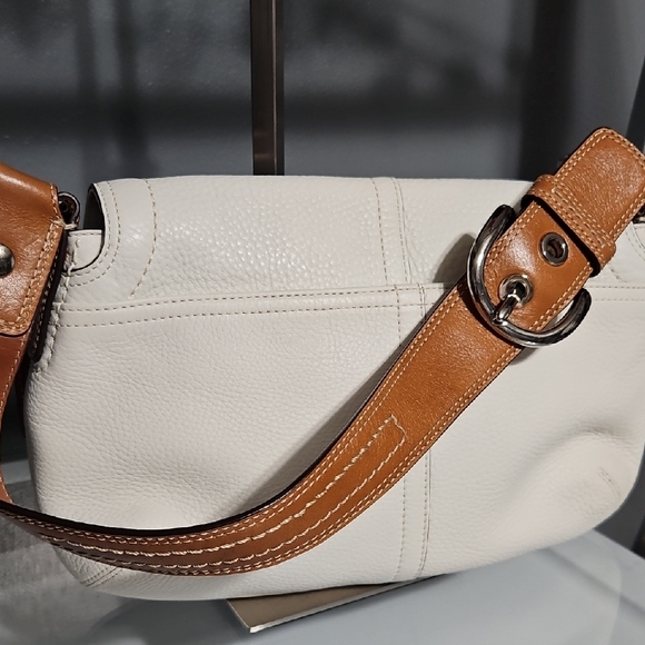 COACH NWOT SOHO  White and Tan Leather Shoulder Bag - Picture 7 of 16